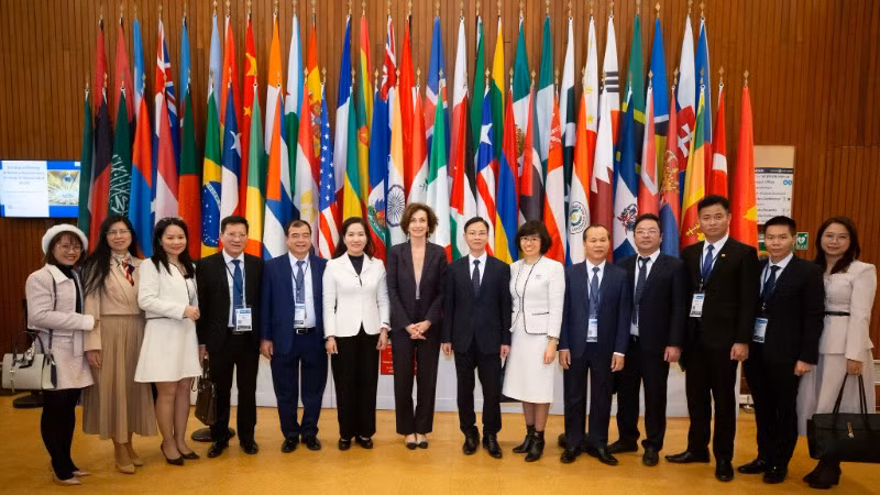 Thứ trưởng Ngoại giao Ngô Lê Văn và Lãnh đạo các địa phương gặp Tổng Giám đốc UNESCO Audrey Azoulay. (Ảnh: UNESCO) Thứ trưởng Ngoại giao Ngô Lê Văn và Lãnh đạo các địa phương gặp Tổng Giám đốc UNESCO Audrey Azoulay. (Ảnh: UNESCO)