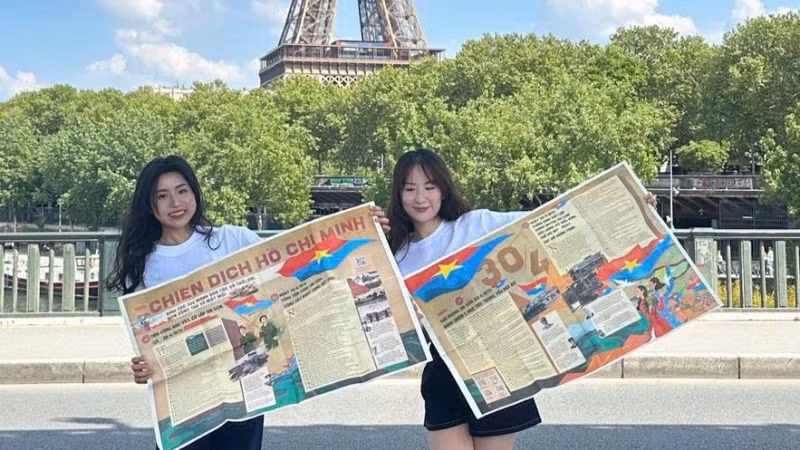 Sinh viên Việt Nam sớm nhận được phụ san đặc biệt của Báo Nhân Dân kỷ niệm 50 năm Ngày Giải phóng miền nam, Thống nhất đất nước để giới thiệu tới cộng đồng và bạn bè quốc tế.