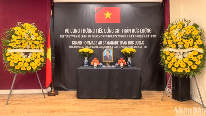 Lễ viếng nguyên Chủ tịch nước Trần Đức Lương được tổ chức trang trọng tại Đại sứ quán Việt Nam tại Pháp.