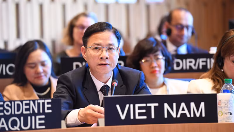 Thứ trưởng Ngoại giao Ngô Lê Văn phát biểu tại Phiên khai mạc kỳ họp. (Ảnh: UNESCO)
