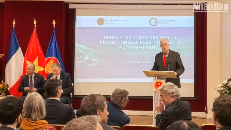 Ông Jean-François Verdier, Tổng thanh tra tài chính (Bộ Kinh tế và Tài chính Pháp) bày tỏ tin tưởng rằng quan hệ hợp tác Pháp-Việt Nam sẽ có bước đột phá trong thời gian tới. Ông Jean-François Verdier, Tổng thanh tra tài chính (Bộ Kinh tế và Tài chính Pháp) bày tỏ tin tưởng rằng quan hệ hợp tác Pháp-Việt Nam sẽ có bước đột phá trong thời gian tới.