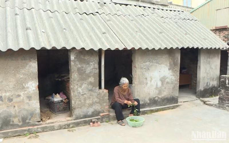 Nhà bà Phạm Thị Gái ở Tổ 10, phường Hoàng Diệu (thành phố Thái Bình) đã xuống cấp nghiêm trọng. (Ảnh chụp trước khi được xây mới)
