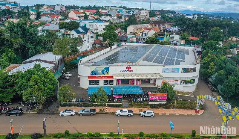 Khu vực đất công được Trung tâm Phát triển quỹ đất tổ chức bán đấu giá nay đã trở thành trung tâm thương mại lớn nhất thành phố Gia Nghĩa và tỉnh Đắk Nông.