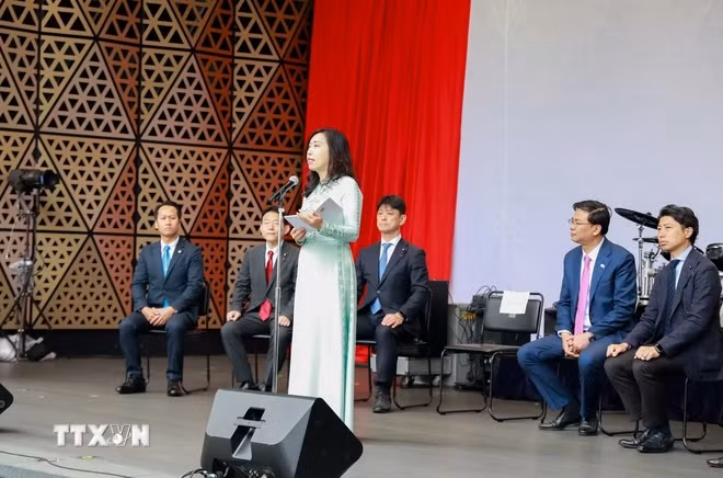 Thứ trưởng Bộ Ngoại giao Việt Nam Lê Thị Thu Hằng phát biểu tại lễ khai mạc. (Ảnh: Xuân Giao/TTXVN)