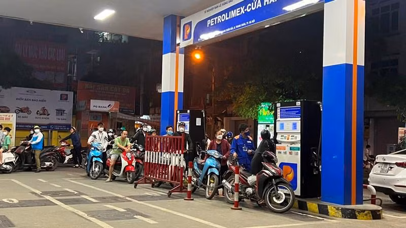Tiếp tục rà soát chi phí cụ thể trong tính giá xăng, dầu 