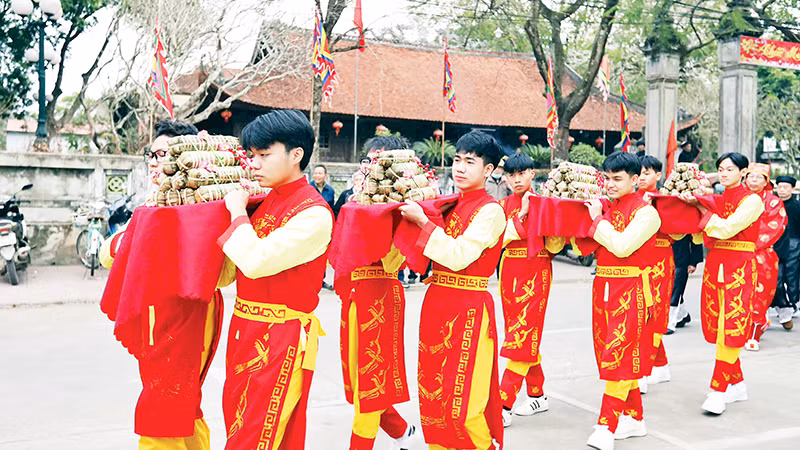 Bánh chưng Vân là sản phẩm không thể thiếu mỗi dịp Tết đến, Xuân về. Bánh chưng Vân là sản phẩm không thể thiếu mỗi dịp Tết đến, Xuân về.