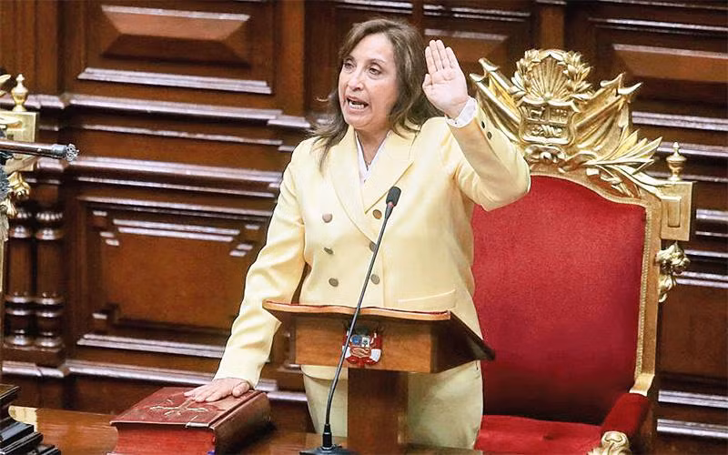 Bà Dina Boluarte tuyên thệ nhậm chức Tổng thống Peru. (Ảnh REUTERS) 