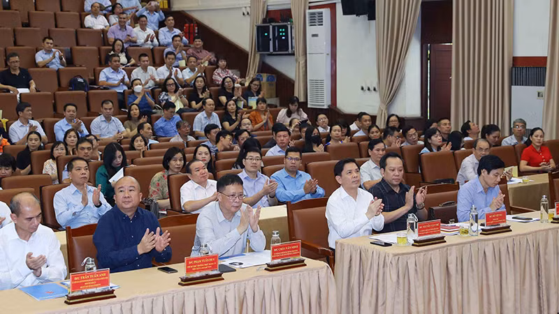 Các đại biểu dự Hội nghị. 