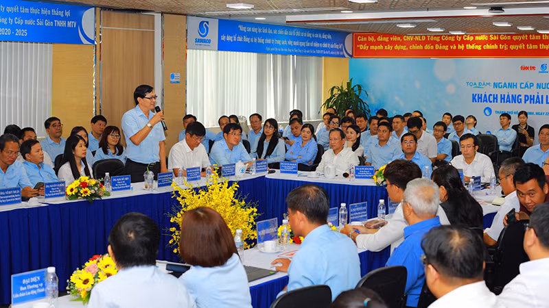 Toạ đàm: Xem khách hàng là “trung tâm” được Sawaco tổ chức ngày 22/5 nhằm trao đổi, chia sẻ các thông tin trong việc chăm sóc khách hàng qua đó giúp nâng cao chất lượng dịch vụ, chăm sóc khách hàng tốt hơn.
