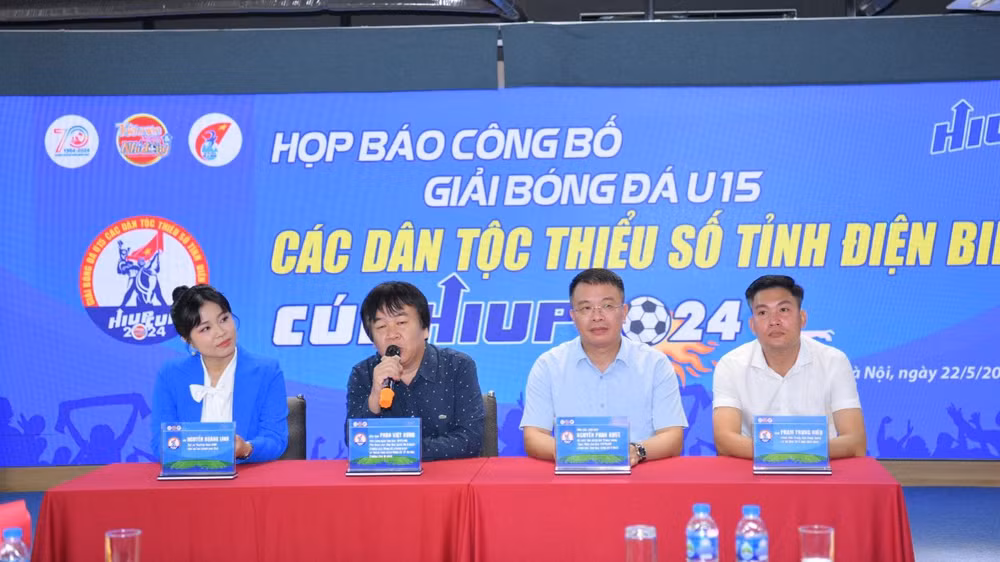 Ban tổ chức Giải họp báo tại Hà Nội.