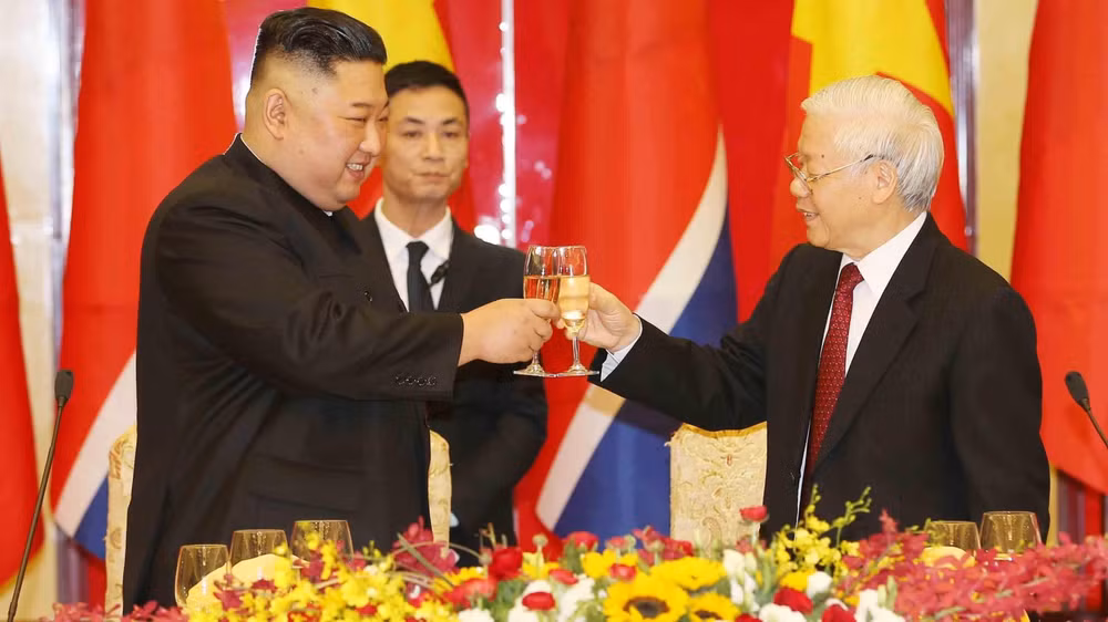 Tổng Bí thư, Chủ tịch nước Nguyễn Phú Trọng chủ trì Tiệc chiêu đãi trọng thể chào mừng Chủ tịch Đảng Lao động Triều Tiên, Chủ tịch Quốc vụ nước Cộng hòa Dân chủ Nhân dân Triều Tiên Kim Châng Ưn thăm hữu nghị chính thức Việt Nam, Hà Nội, ngày 1/3/2019. (Ảnh: TTXVN)