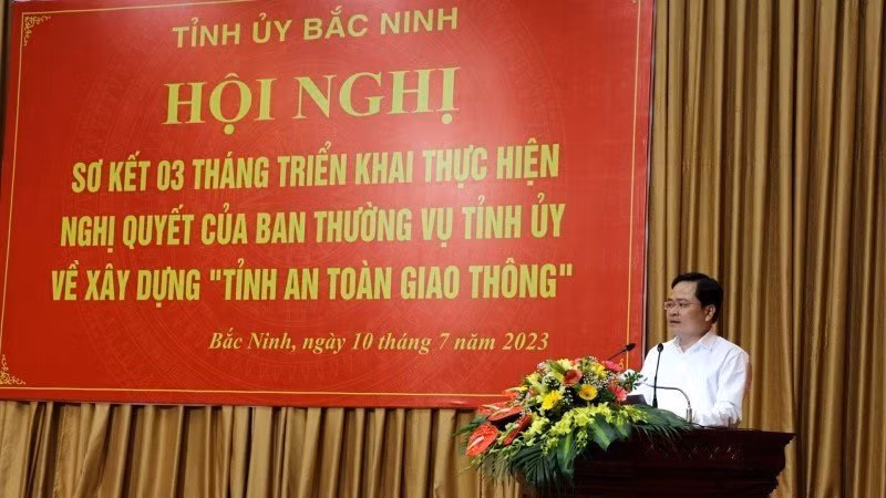 Bí thư Tỉnh ủy Nguyễn Anh Tuấn phát biểu tại hội nghị.