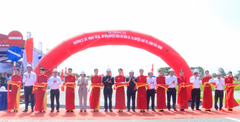 Phó Thủ tướng Trần Hồng Hà và các đại biểu cắt băng thông xe Dự án đầu tư xây dựng đường tỉnh 287. Phó Thủ tướng Trần Hồng Hà và các đại biểu cắt băng thông xe Dự án đầu tư xây dựng đường tỉnh 287.
