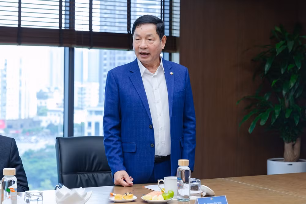 Ông Trương Gia Bình, Chủ tịch HĐQT Tập đoàn FPT cho rằng FPT, FCC Partners sẽ bắt tay để nhanh chóng tham gia vào chuỗi bán dẫn toàn cầu. Ông Trương Gia Bình, Chủ tịch HĐQT Tập đoàn FPT cho rằng FPT, FCC Partners sẽ bắt tay để nhanh chóng tham gia vào chuỗi bán dẫn toàn cầu.