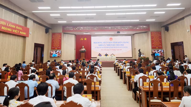Quang cảnh kỳ họp.