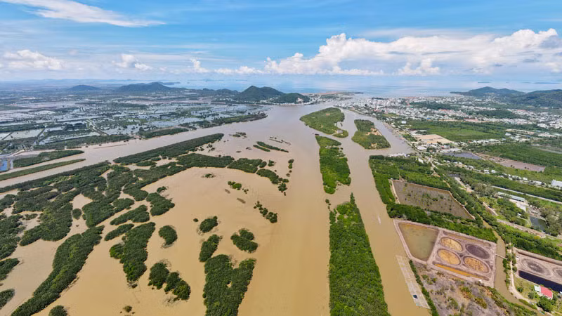 Đầm Đông Hồ nhìn từ trên cao. Đầm Đông Hồ nhìn từ trên cao.