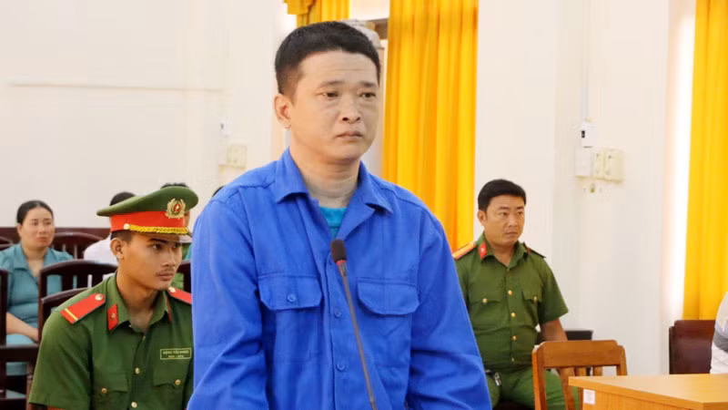 Bị cáo Danh Dương tại phiên tòa sơ thẩm ngày 30/5. 