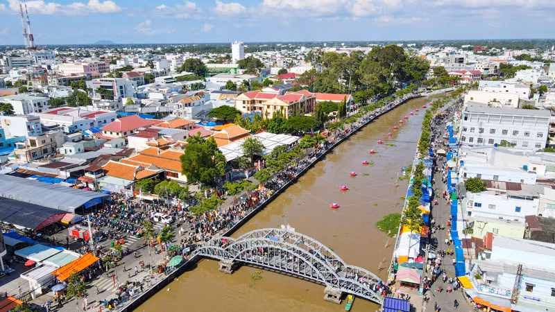 Quang cảnh chung quanh khu vực Di tích lịch sử văn hóa mộ và đình Nguyễn Trung Trực.