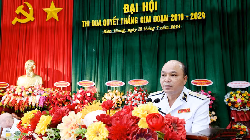 Chuẩn Đô đốc Đỗ Văn Yên phát biểu.