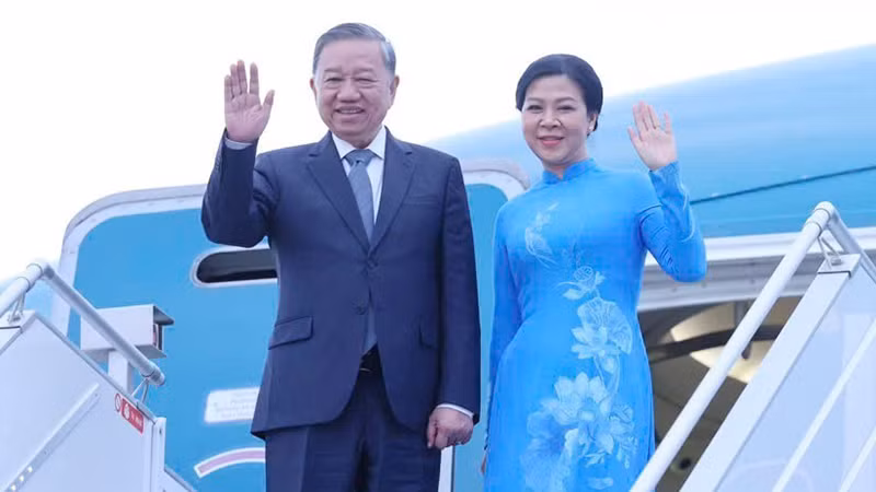 Tổng Bí thư Tô Lâm và Phu nhân rời thủ đô Minsk, lên đường về nước. (Ảnh: Thống Nhất/TTXVN)
