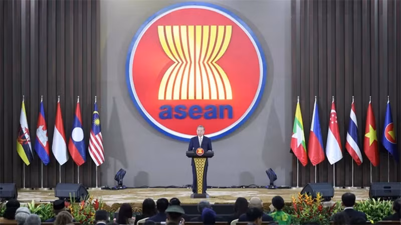 Tổng Bí thư Tô Lâm phát biểu chính sách tại lễ kỷ niệm 30 năm Việt Nam gia nhập ASEAN. (Ảnh THỐNG NHẤT/TTXVN)