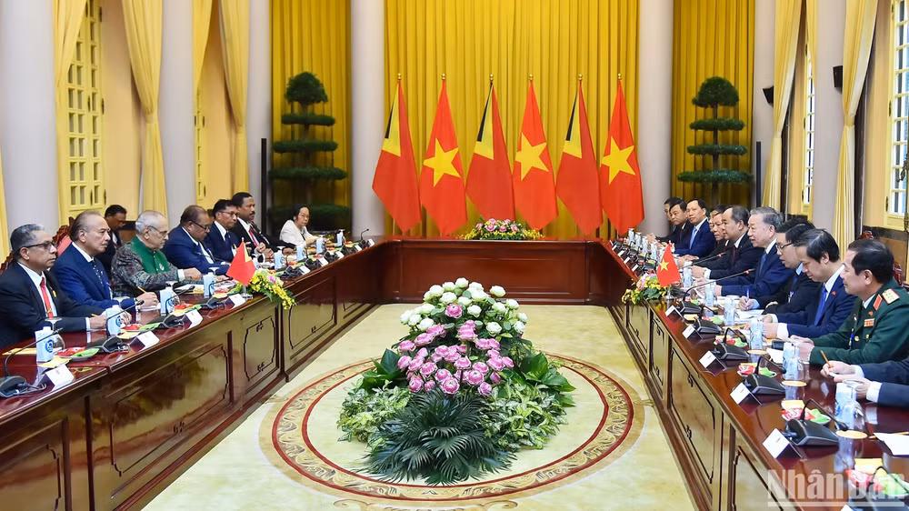 Quang cảnh buổi Hội đàm tại Phủ Chủ tịch. Quang cảnh buổi Hội đàm tại Phủ Chủ tịch.