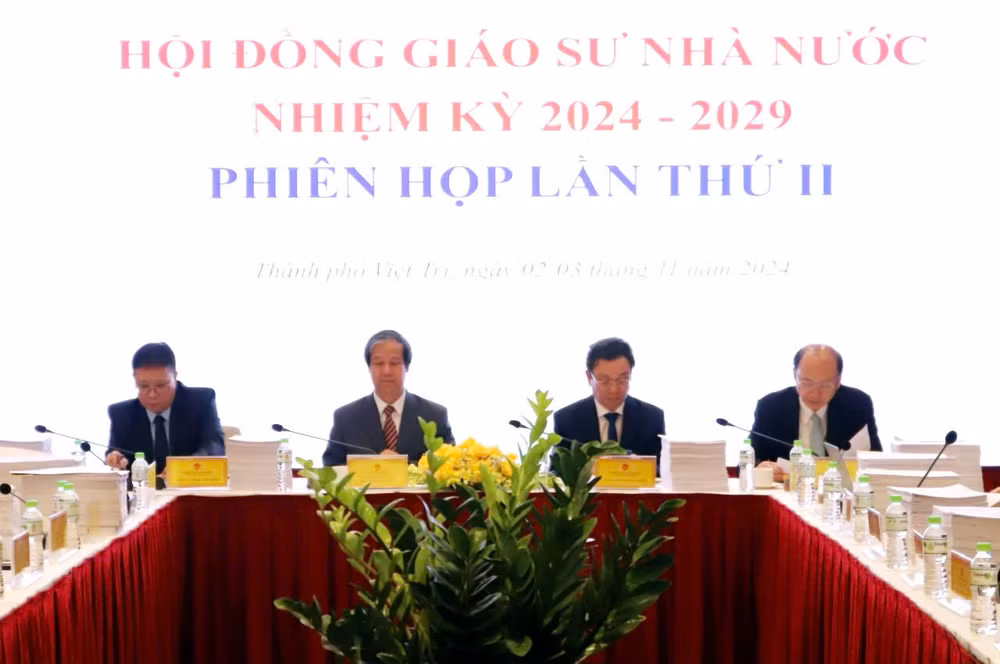 Cuộc họp lần thứ 2 của Hội đồng Giáo sư Nhà nước.