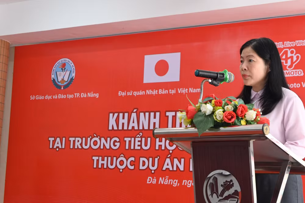 Bà Lê Thị Bích Thuận - Giám đốc Sở Giáo dục và Đào tạo Thành phố Đà Nẵng. Bà Lê Thị Bích Thuận - Giám đốc Sở Giáo dục và Đào tạo Thành phố Đà Nẵng.