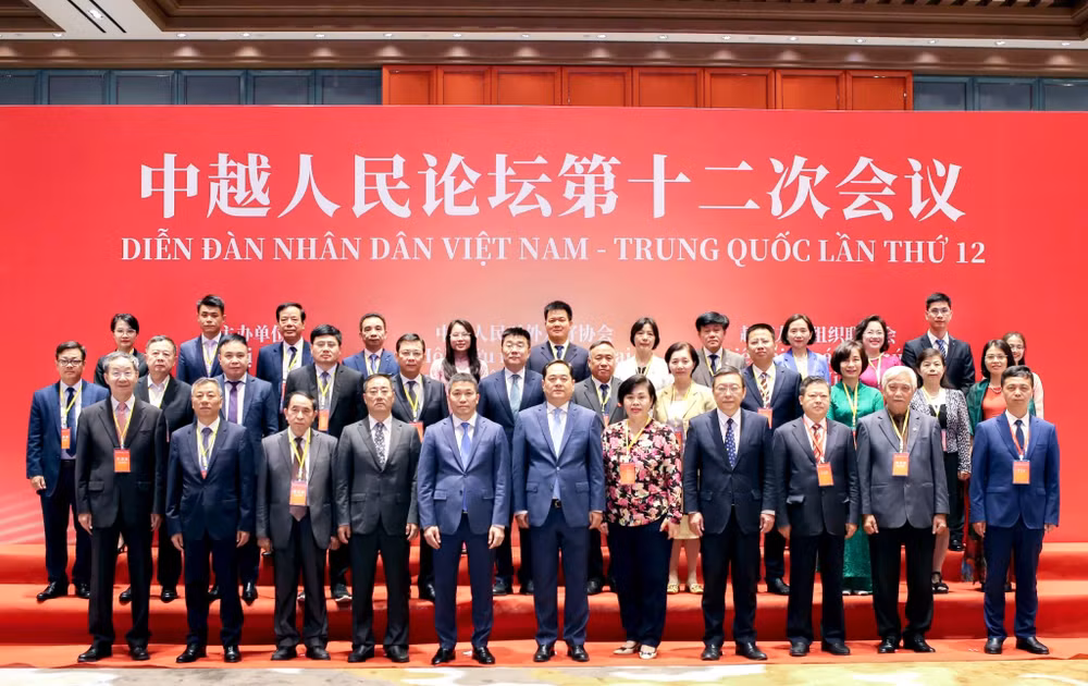 Các đại biểu dự Diễn đàn nhân dân Việt-Trung lần thứ 12.