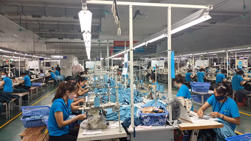 Sản xuất hàng dệt may tại Tổng công ty cổ phần Dệt may Hà Nội. Sản xuất hàng dệt may tại Tổng công ty cổ phần Dệt may Hà Nội.