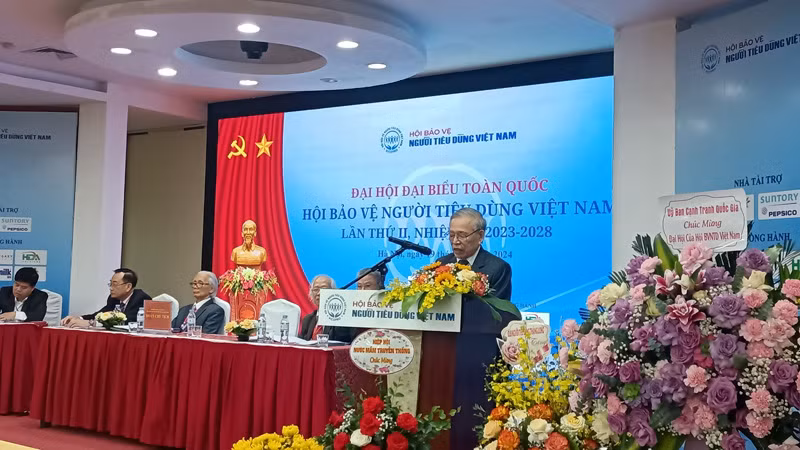 Chủ tịch VICOPRO nhiệm kỳ I Nguyễn Mạnh Hùng phát biểu khai mạc đại hội.