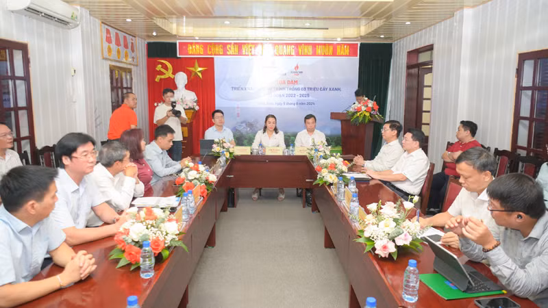 Toàn cảnh buổi tọa đàm.