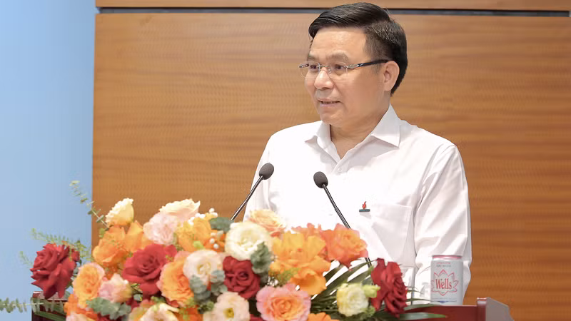 Chủ tịch Hội đồng thành viên PVN Lê Mạnh Hùng phát biểu tại hội nghị.