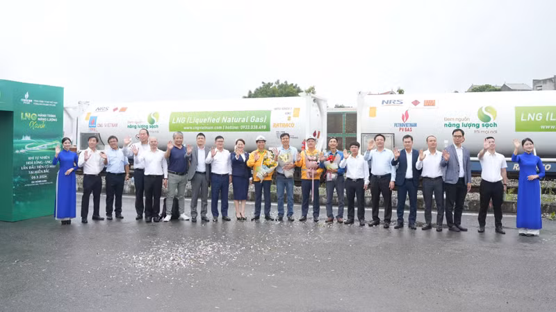 Các đơn vị liên quan chúc mừng chuỗi cung ứng, kinh doanh khí tích hợp của PV GAS mở rộng ra cả nước.