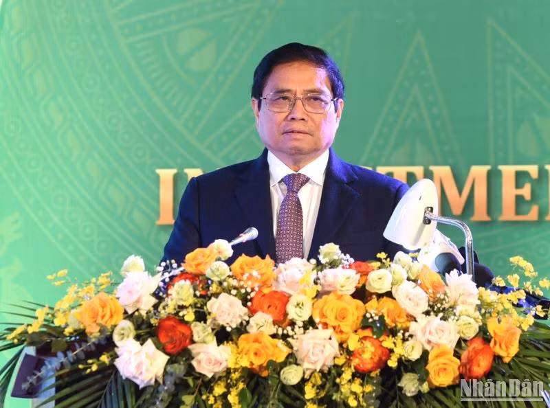 Thủ tướng Phạm Minh Chính phát biểu tại Hội nghị xúc tiến đầu tư tỉnh Hòa Bình.