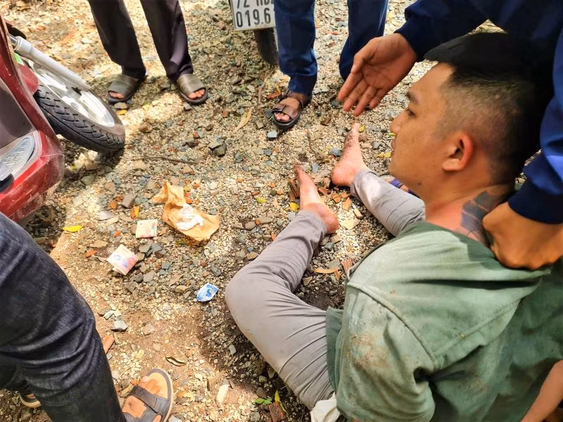 Đối tượng Phan Huy Hùng cùng tang vật vụ án bị lực lượng Bộ đội Biên phòng tỉnh Bà Rịa-Vũng Tàu phát hiện, bắt giữ.