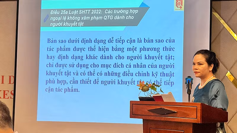 Đại diện Cục Bản quyền tác giả giới thiệu về các quy định liên quan đến người khuyết tật, quy định của Hiệp ước Marrakesh. Đại diện Cục Bản quyền tác giả giới thiệu về các quy định liên quan đến người khuyết tật, quy định của Hiệp ước Marrakesh.