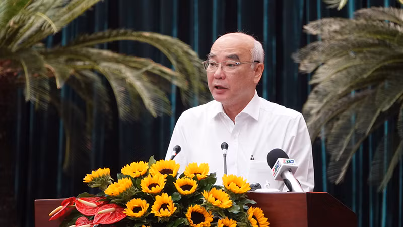 Đồng chí Phan Nguyễn Như khuê, Trưởng Ban Tuyên giáo Thành ủy Thành phố Hồ Chí Minh phát biểu tổng kết Hội thảo.