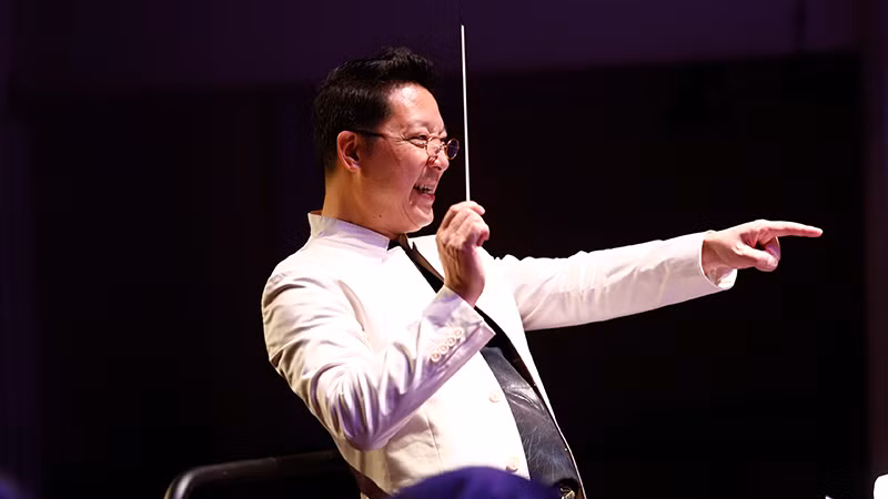 Nhạc trưởng Lê Phi Phi. (Ảnh: HBSO) Nhạc trưởng Lê Phi Phi. (Ảnh: HBSO)