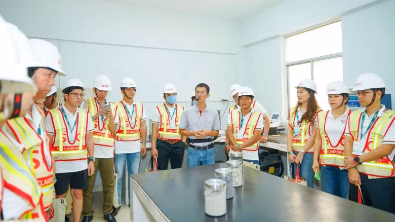Đầu tư lớn vào quy trình sản xuất xanh giúp SCG tạo ra những sản phẩm bền vững, đáp ứng đúng xu hướng ngành xây dựng. Đầu tư lớn vào quy trình sản xuất xanh giúp SCG tạo ra những sản phẩm bền vững, đáp ứng đúng xu hướng ngành xây dựng.