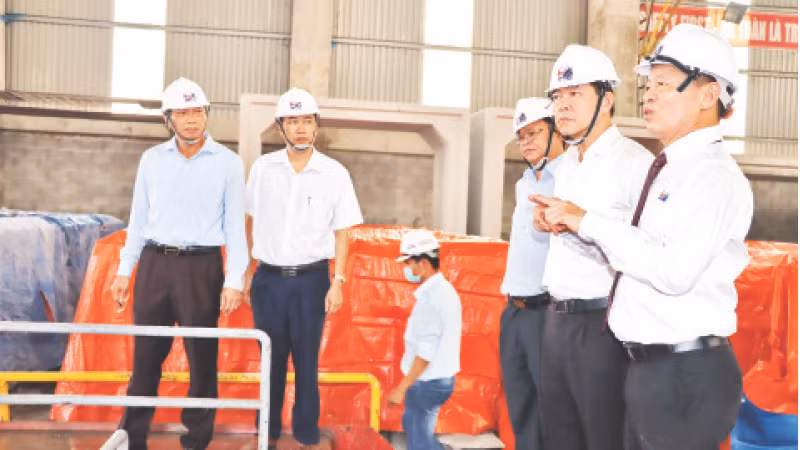 Đoàn công tác Tỉnh ủy Đồng Nai làm việc về công tác xây dựng Đảng và tìm hiểu mô hình sản xuất tại Nhà máy bê-tông đúc sẵn Hùng Vương (huyện Vĩnh Cửu, tỉnh Đồng Nai).