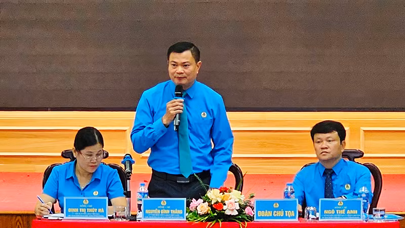 Đoàn chủ tọa điều hành Hội thảo. Đoàn chủ tọa điều hành Hội thảo.