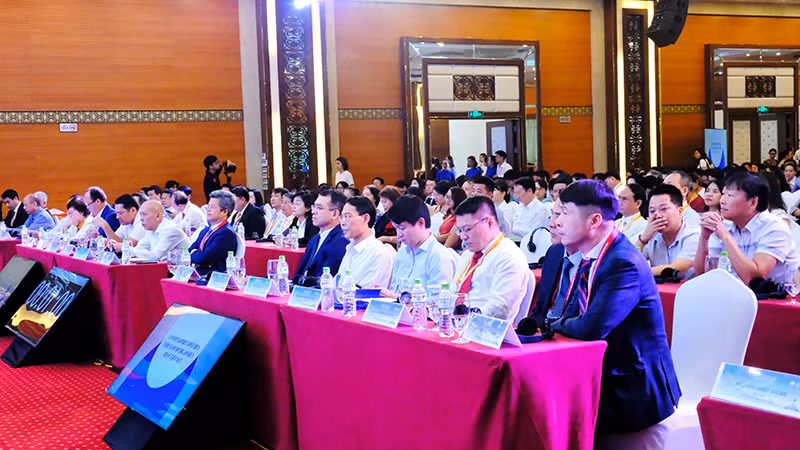 Các đại biểu tham dự hội nghị. Các đại biểu tham dự hội nghị.