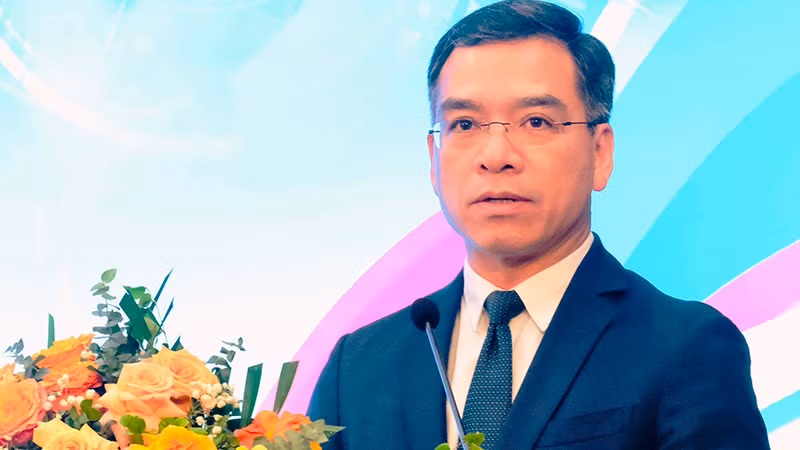 Cục trưởng Cục quản lý khám, chữa bệnh phát biểu tại hội nghị. Cục trưởng Cục quản lý khám, chữa bệnh phát biểu tại hội nghị.