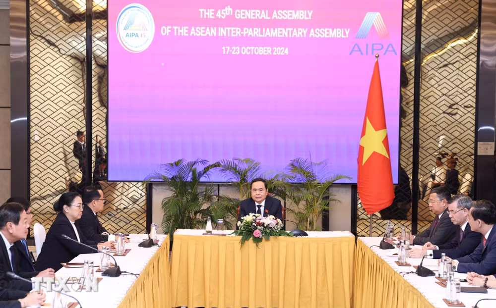 Chủ tịch Quốc hội Trần Thanh Mẫn tiếp Chủ tịch Cơ quan Kiểm toán Nhà nước Lào Viengthavisone Thephachanh.