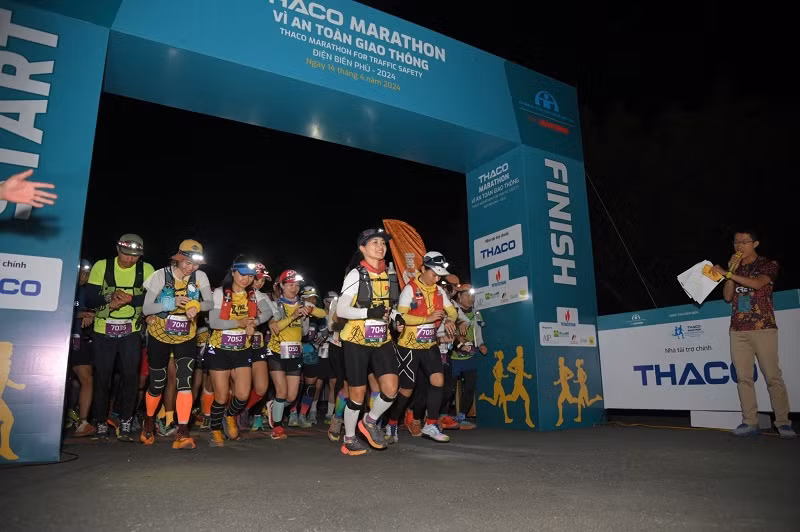 Vận động viên tham gia chạy ở cự ly 70km xuất phát lúc 3 giờ sáng ngày 14/4.