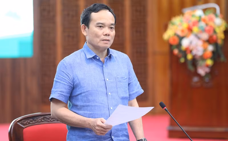 Phó Thủ tướng Trần Lưu Quang phát biểu tại buổi làm việc với tỉnh Điện Biên. Phó Thủ tướng Trần Lưu Quang phát biểu tại buổi làm việc với tỉnh Điện Biên.