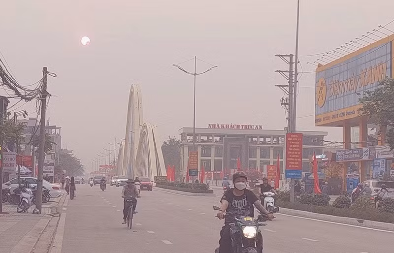 Sáng 7/4, thời tiết tại Điện Biên vẫn xấu do hiện tượng mù khô. Sáng 7/4, thời tiết tại Điện Biên vẫn xấu do hiện tượng mù khô.