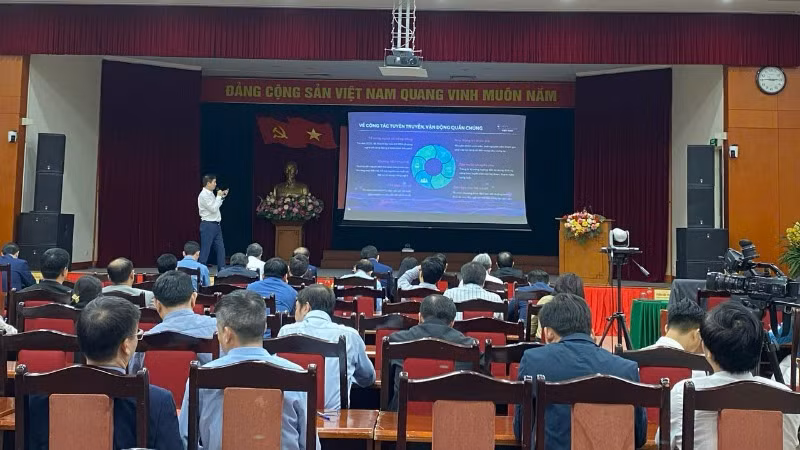 Đại biểu báo cáo tham luận tại hội nghị. Đại biểu báo cáo tham luận tại hội nghị.