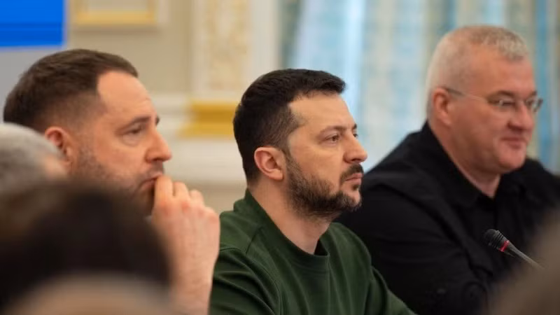 Tổng thống Ukraine Volodymyr Zelensky tại cuộc họp ở Kiev hồi năm ngoái. (Ảnh: AFP/TTXVN) 
